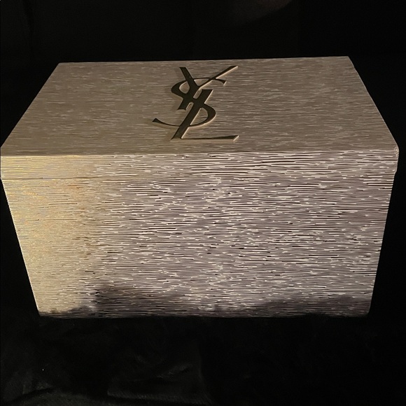 YSL empty “12 days of Christmas” box - Picture 4 of 5